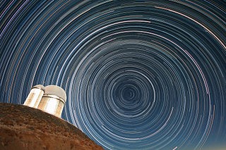 320px-Star_trails_over_the_ESO_3.6-metre_telescope